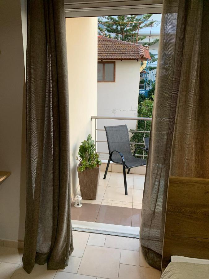 Hommie Apartment Amaliada Exterior photo
