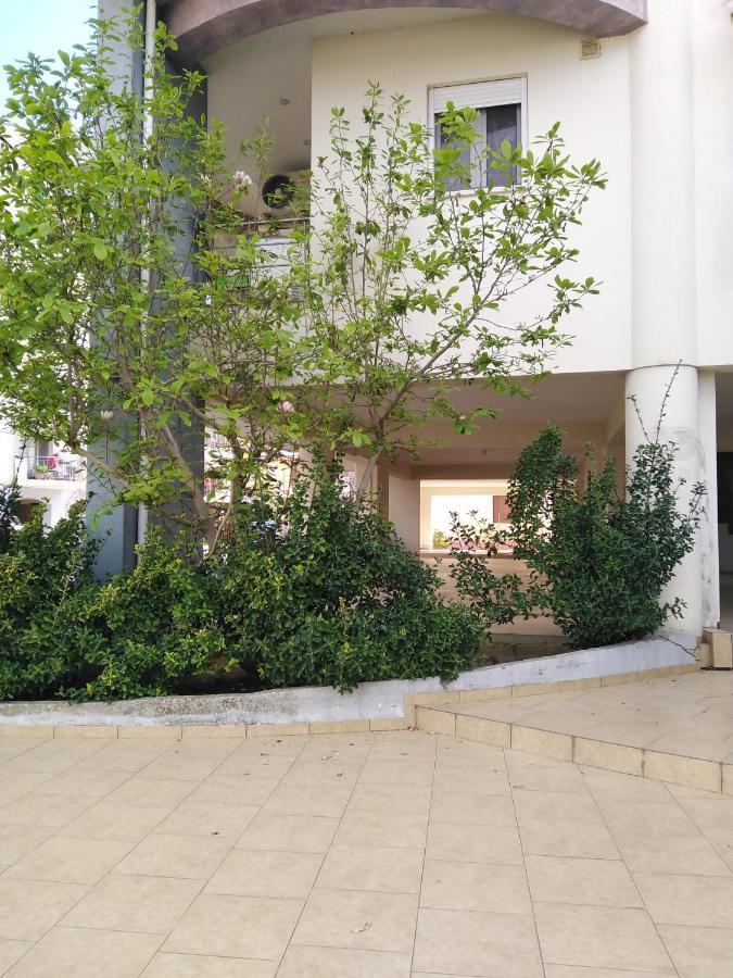 Hommie Apartment Amaliada Exterior photo